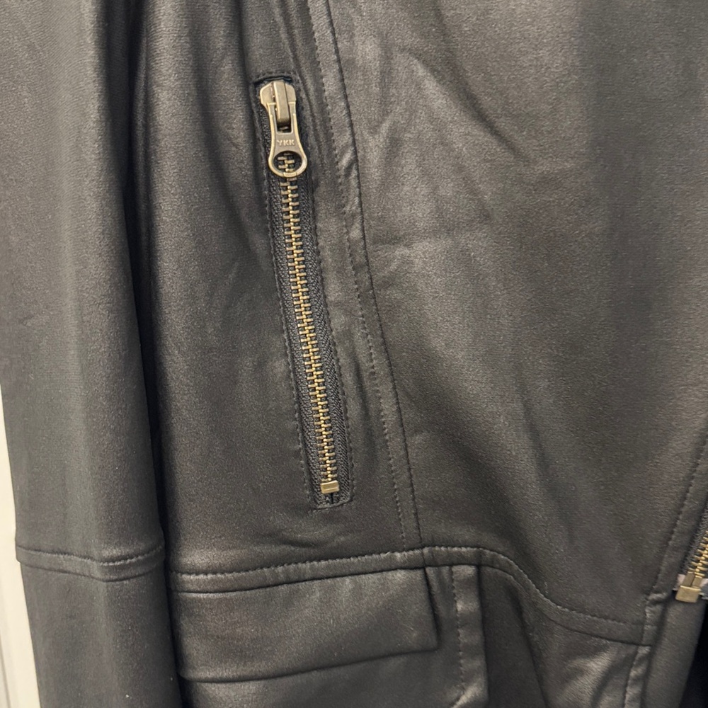 Clara Sun Woo Black Leather Jacket - Picture 4 of 6
